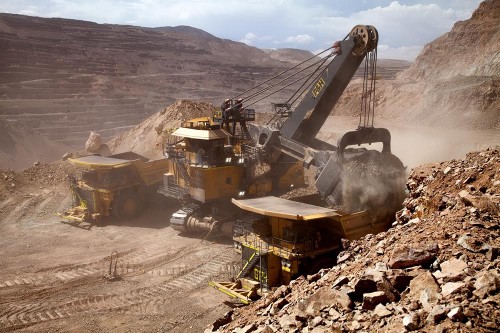 trabajadores-radomiro-tomic-material-transportado