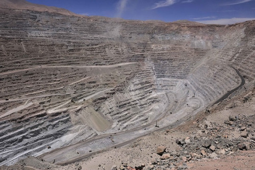Académico UC, Gustavo Lagos: «Precio del cobre sólo va a subir cuando se resuelva la guerra comercial»