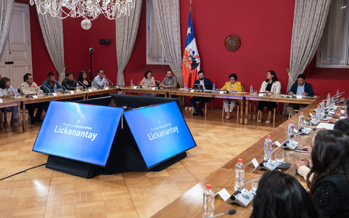 Estrategia Nacional del Litio: Presidente Boric se reúne en La Moneda con comunidades Lickanantay