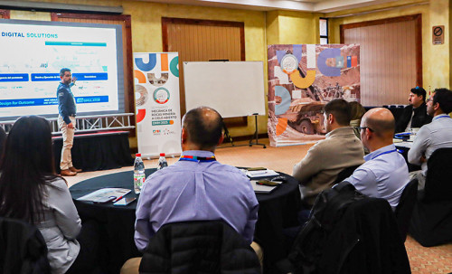 DMH y Sernageomin realizan seminario sobre mecánica de rocas a cielo abierto