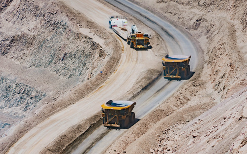 Escondida impulsa resultados: BHP mejora su desempeño operacional con alza en producción de cobre