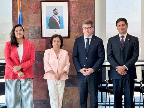 Ministra Williams y subsecretaria Chahuán sostuvieron cita bilateral de traspaso con próximos titulares de Minería