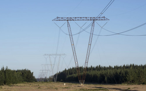 Grandes consumidores enfrentan plazo en agosto para cumplir Ley de Eficiencia Energética