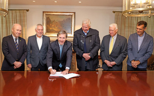 CAP y AZA acuerdan combinación de negocios para producir acero verde en Huachipato