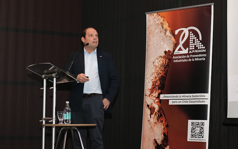 Presentan en Chile solución ABB eMine™ Trolley System en seminario de Aprimin