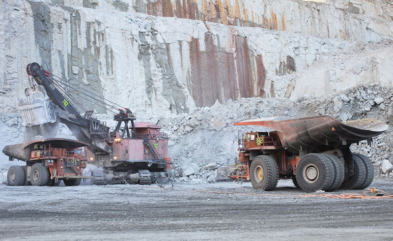 Codelco Andina implementa automatización y mejoras estructurales en camiones de extracción