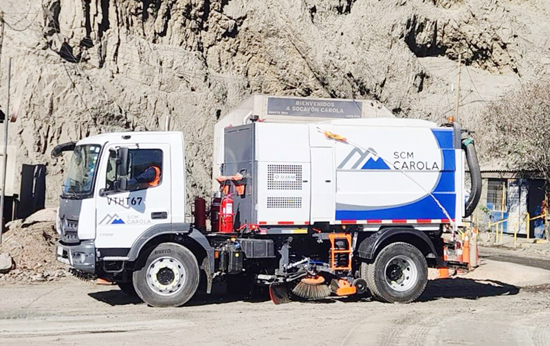 SCM Carola incorpora segundo camión barredor para reforzar el control de polvo en sus operaciones