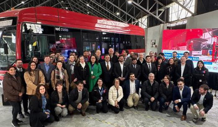 Bus a hidrógeno verde para el Sistema RED completa fase de ensamblaje en Rancagua