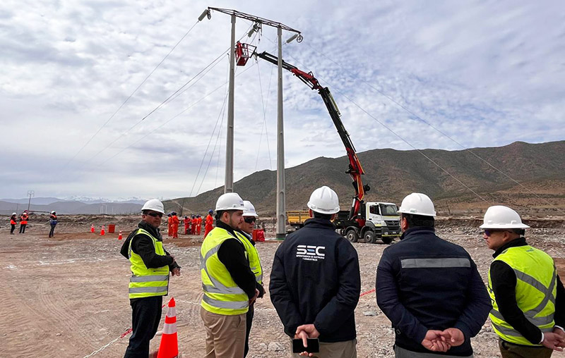 Autoridades eléctricas de Región de Coquimbo supervisan reconstrucción de línea de Transelec colapsada por temporal