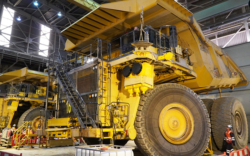 Disponibilidad de camiones de extracción en Gabriela Mistral supera el 83% impulsada por autonomía y mantenimiento