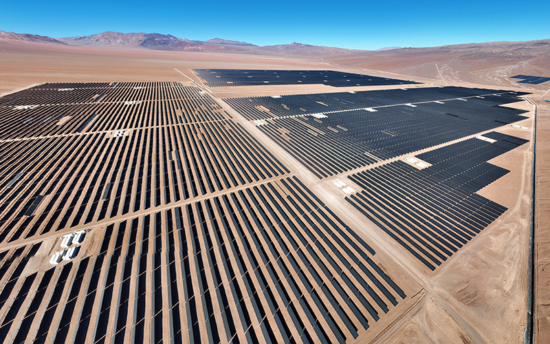 AES Andes inaugura Hub Andes Solar, uno de los mayores complejos de energía renovable del país