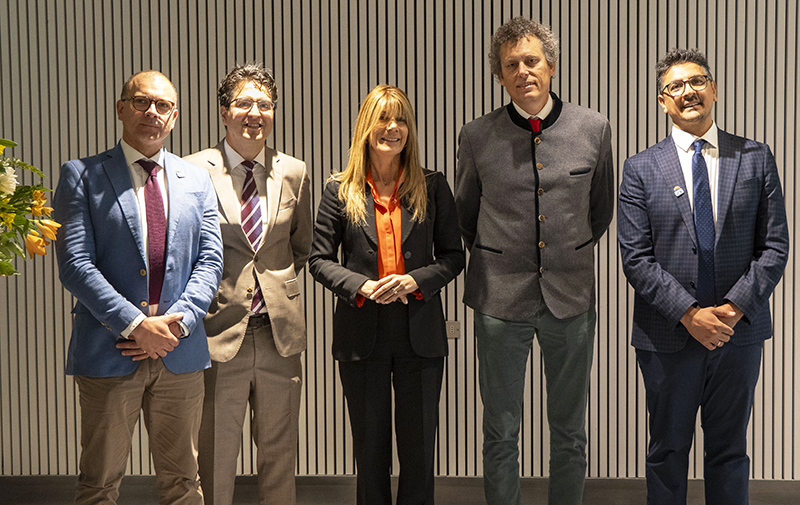 Seminario internacional reunió a la industria, la academia y el Estado para debatir el rol de la electrificación en la transición energética