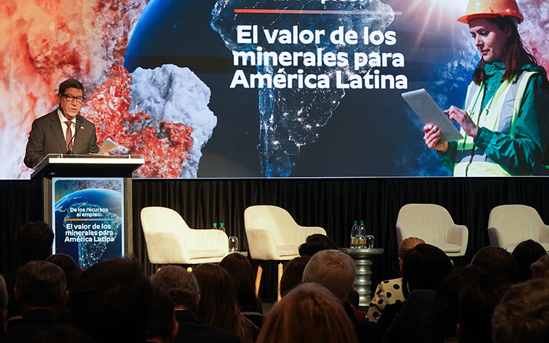 Biministro Mas destaca valor de las alianzas público-privadas para transformar la riqueza mineral en desarrollo económico