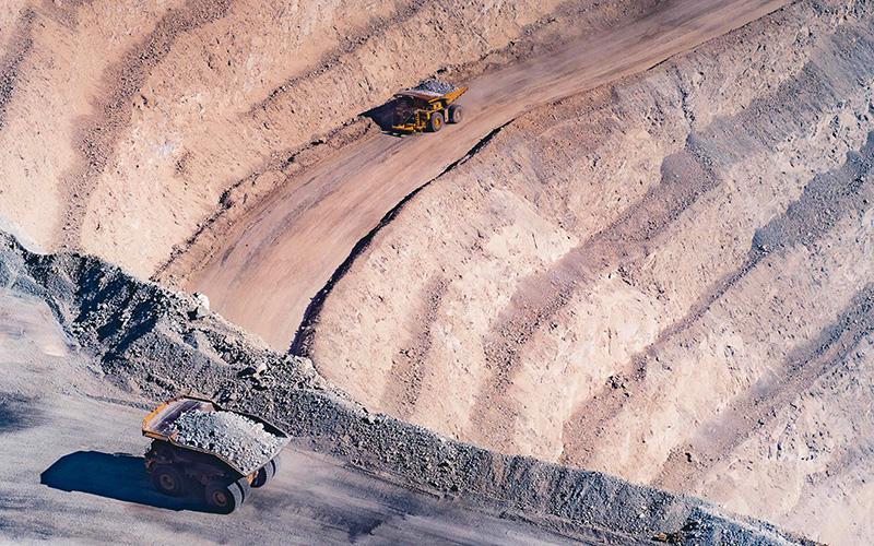 Imacec de mayo cae 0,9% por menor desempeño de la minería