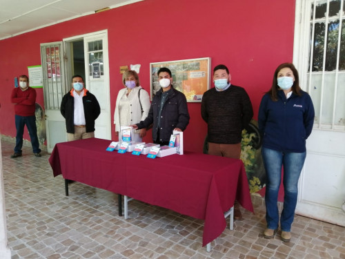 Minera Lumina Copper Chile y Sindicato N°1 de Trabajadores donan tablet a la Escuela Víctor Sánchez