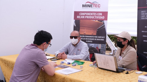 Con una alta afluencia de personas se realizó feria de empleabilidad de Codelco