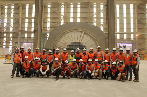 Futuros ingenieros de mina contrastan teoría y práctica en visita a división Ministro Hales