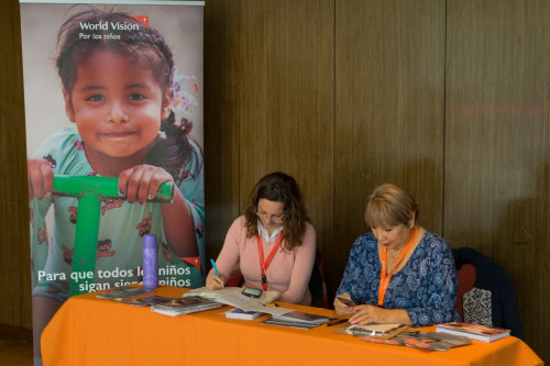 Expo Element destaca compromiso con los niños del mundo junto a World Vision