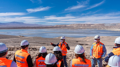 Vecinos de Sierra Gorda y Baquedano visitaron Minera Centinela