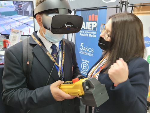 Exponor: AIEP sorprende con su Simulador Puente Grúa de realidad aumentada