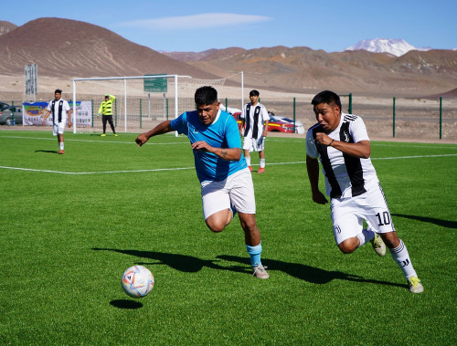 El fútbol vuelve a las comunidades del sur del Salar del Atacama