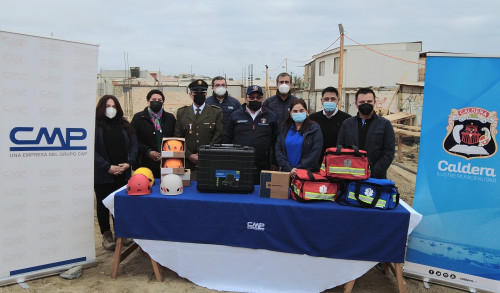 CMP aportó equipamiento de rescate y emergencias a bomberos de Caldera