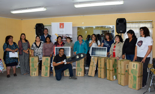 35 nuevos postes solares iluminarán espacios públicos en la población Francisco Segovia