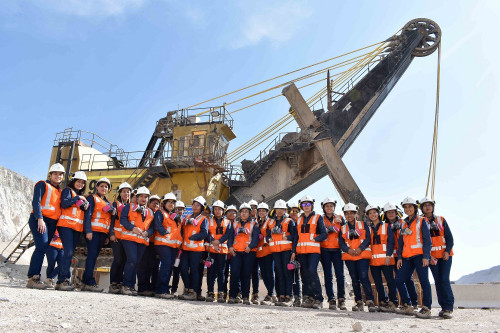 Jóvenes mujeres del programa Aprendices” de Codelco se especializan en el negocio minero