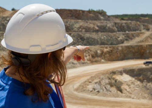 AIEP se impone la tarea de «impulsar las oportunidades para las mujeres en la minería»