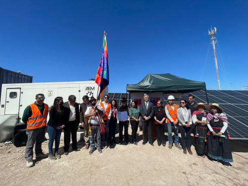 Ministros de Energía y Bienes Nacionales inauguran planta solar en Quillagua