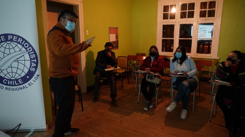 Estudiantes de Calama participan de taller «Cómo hablar en público»