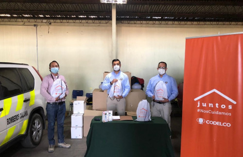 Bomberos de Calama se sumó a instituciones beneficiadas con entrega de kits sanitarios