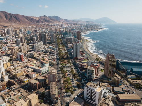 AIA suscribe acuerdo con Cámara de Turismo Antofagasta para promover servicios locales