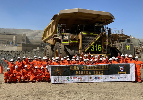 Futuros ingenieros en minas de la Usach visitaron Minera Candelaria