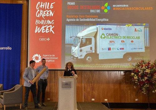 Camión eléctrico gana el concurso de Green Building Week