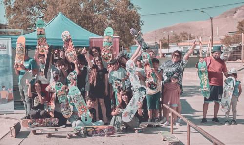 Minera Candelaria entregó equipamiento de skate a jóvenes y niños de Tierra Amarilla