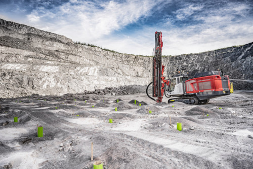 Sandvik presenta Top Hammer XL, una nueva forma totalmente optimizada de perforación TH, para pozos de gran tamaño en minería de superficie