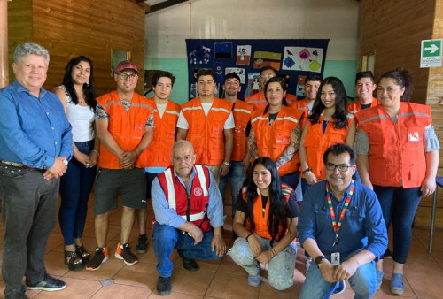 Vecinos de Río Blanco inician práctica en curso de geología y sondaje