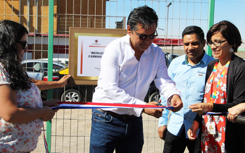 Codelco y Liga Chuquicamata inauguran moderna cancha de futbolito y luminarias LED