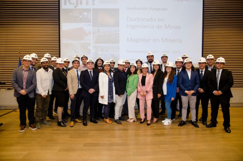 Profesionales se gradúan en postgrado del Departamento de Ingeniería de Minas U. de Chile