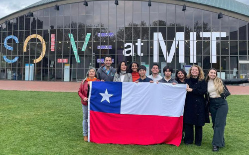 Ganadores del premio Los Creadores 2022: Escolares de Chiloé visitan Boston