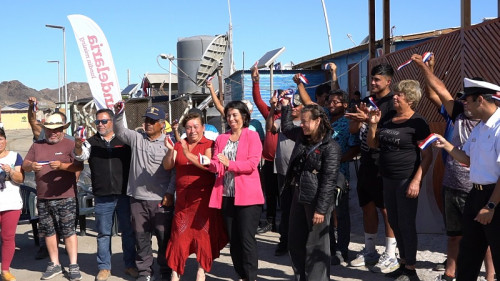 Candelaria aporta nuevos sistemas de iluminación fotovoltaica para las caletas Totoral y Pajonales