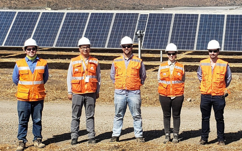 Asociación Paraguaya de Energía Solar visita central fotovoltaica Quilapilún en la región Metropolitana