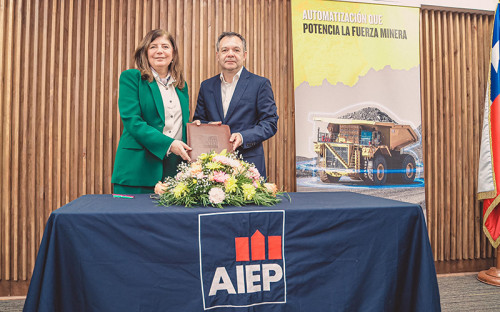 Finning CAT y AIEP inauguran programa único de autonomía en minería