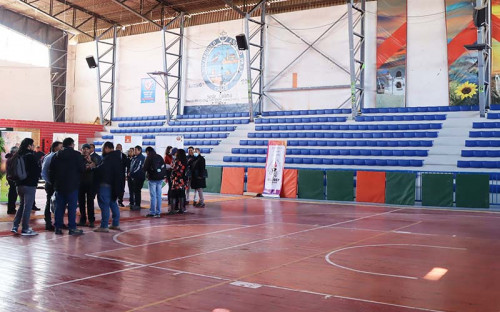 Renuevan butacas del Estadio Techado de Calama gracias a alianza con Codelco