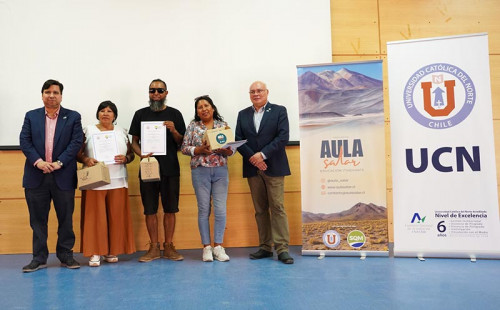 Entregan certificados a estudiantes del programa Aula Salar, Educación Itinerante