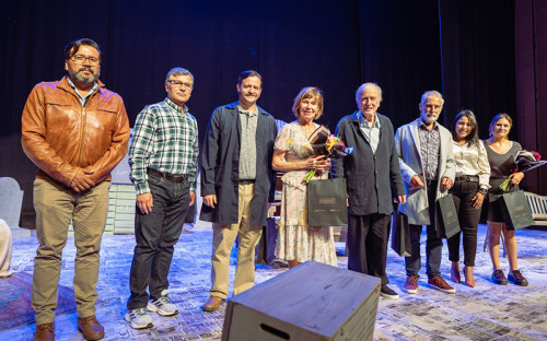 Más de mil personas disfrutaron obra de teatro auspiciada por Kinross