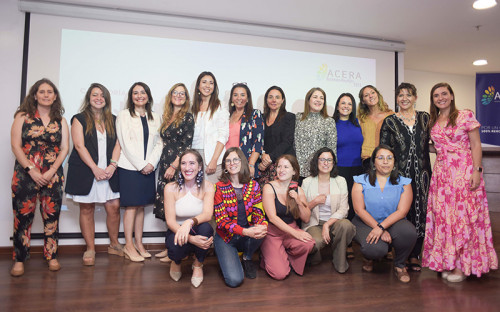Acera entrega reconocimientos a mujeres líderes de la industria de las energías renovables y almacenamiento