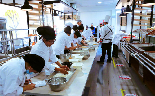 Estudiantes culminaron exitosamente segunda versión del programa “Aprendices del Chef” de Ministro Hales