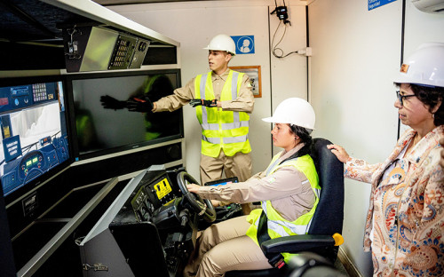 Ministra de Minería visitó Liceo Bicentenario Minero Juan Pablo II coadministrado por Fundación Collahuasi